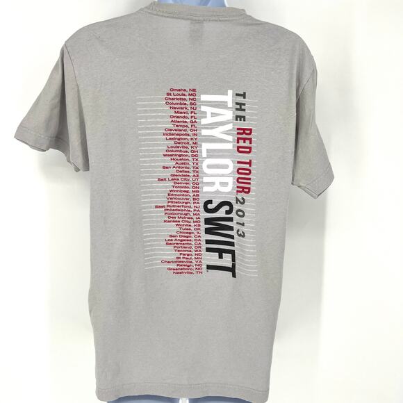 Taylor Swift Authentic The Red Tour 2013 Concert Tour Gray Graphic T Shirt M - Picture 2 of 6